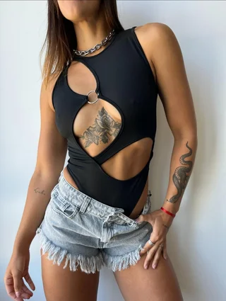 Body Megan - Vista 3