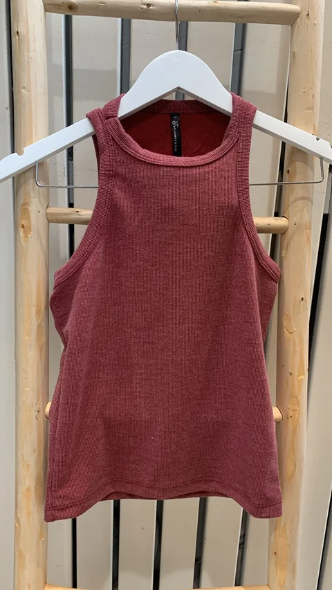 musculosa noah