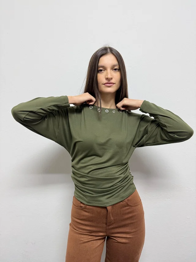 Remera Charini