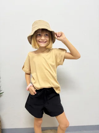 Remera Amity - Vista 3