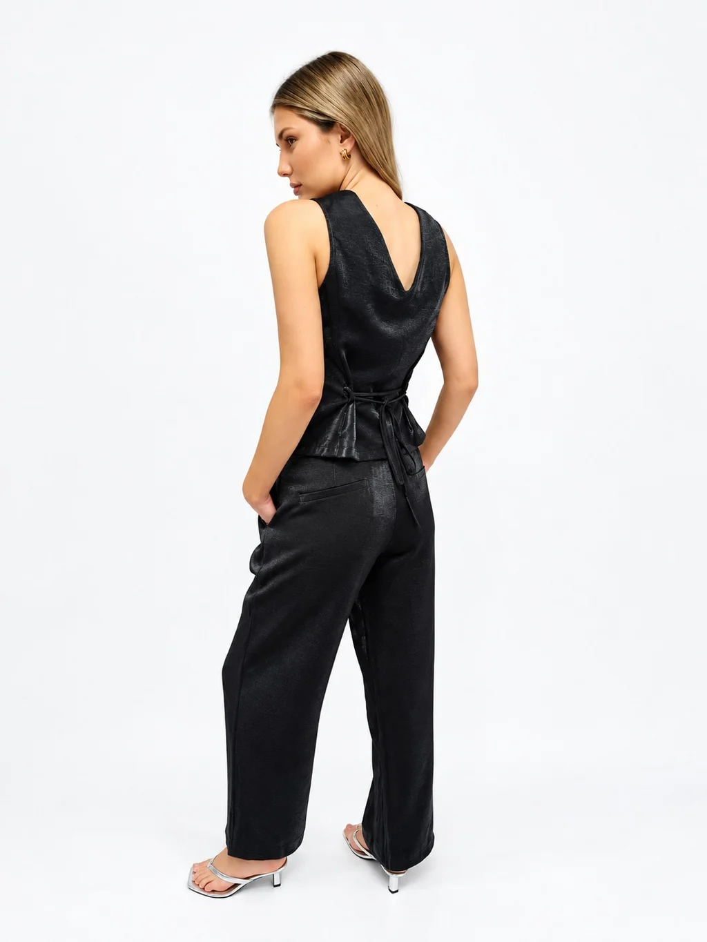 Conjunto: Chaleco Vanda & Pantalón Zinnia
